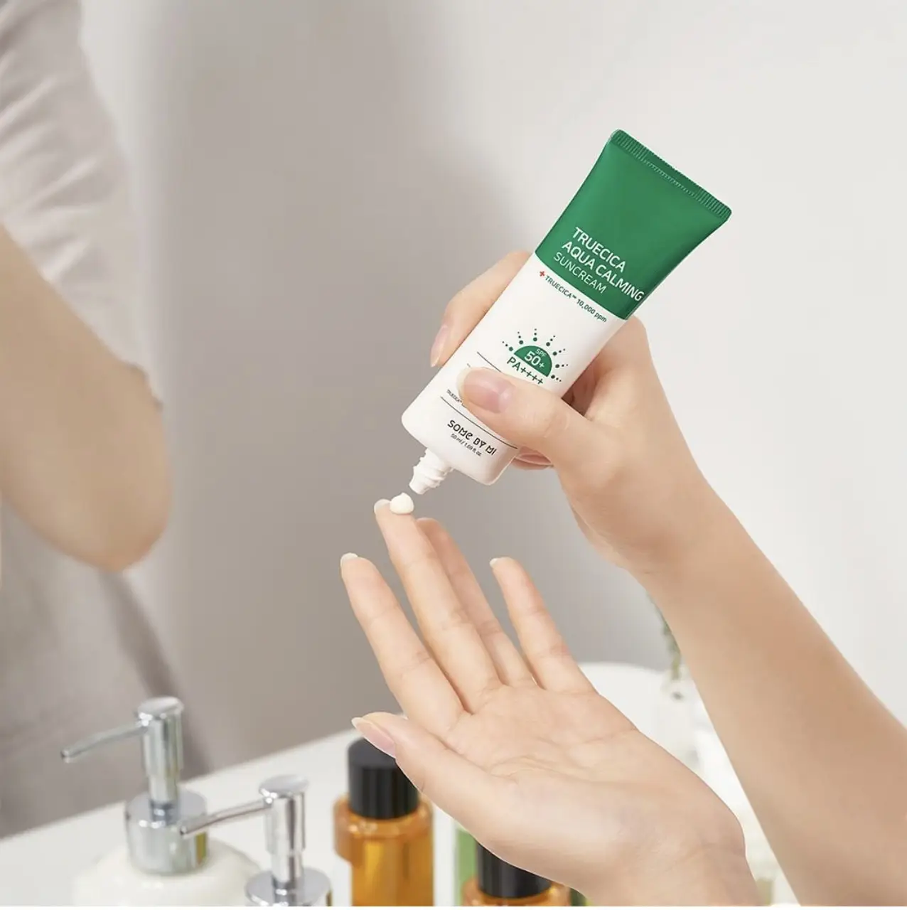 Водостійкий сонцезахисний гель SOME BY MI Truecica Aqua Calming Suncream SPF50+ РА++++ 50 мл