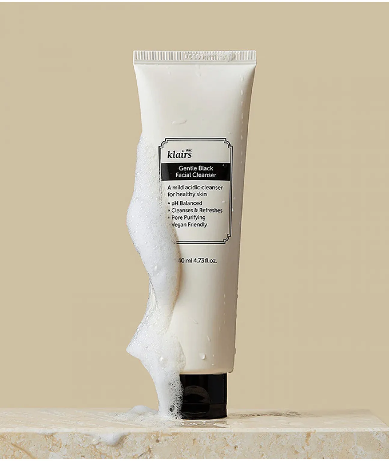 Пінка для делікатного очищення шкіри обличчя Dear Klairs Gentle Black Facial Cleanser
