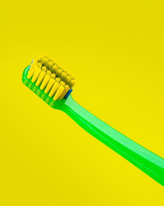 Ортодонтична зубна щітка Curaprox CS ULTRA SOFT ORTHO з заглибленням