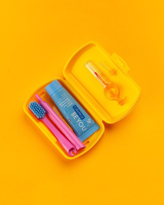 Дорожный набор Curaprox ‘BE YOU’ YELLOW (ЖЕЛТЫЙ)