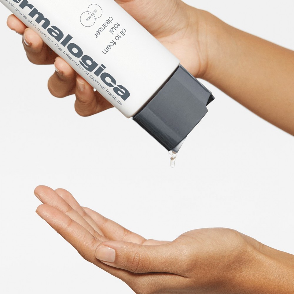 Гелево-масляний очисник для обличчя Dermalogica Oil to Foam Total Cleanser, 250 мл до 03.2026