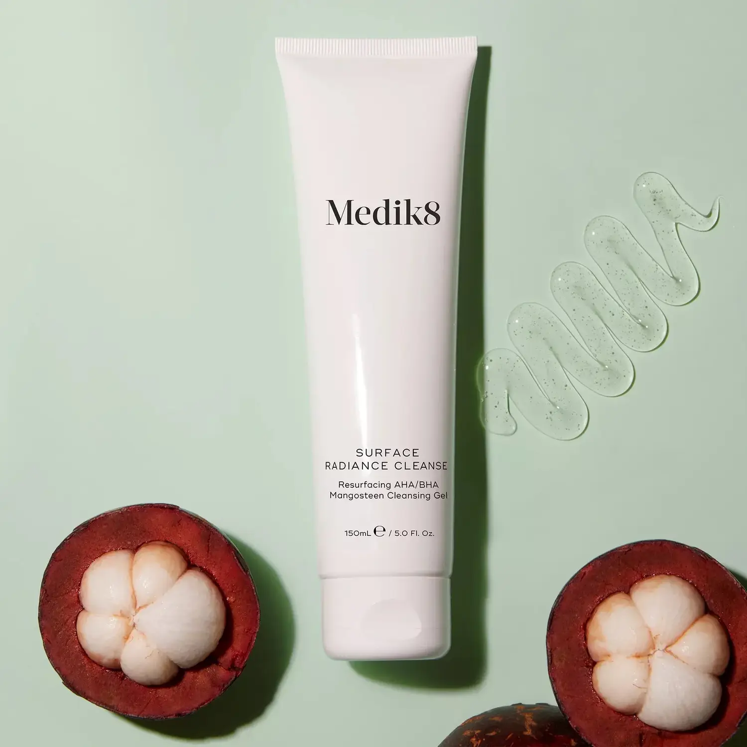 Гель для умывания с АНА, ВНА и экстрактом мангостана Medik8 Surface Radiance Cleanser, 150 мл