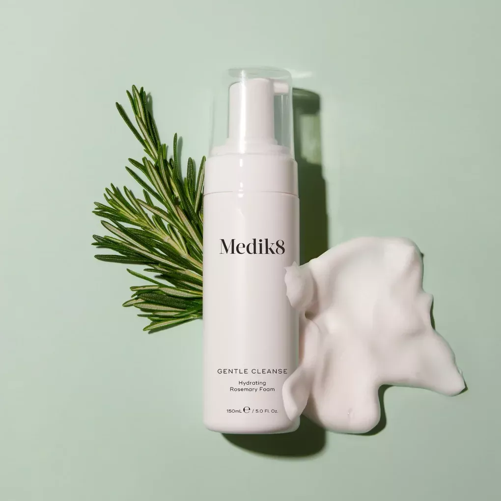 Очищающая пенка для всех типов кожи Medik8 Gentle Cleanse, 150 мл