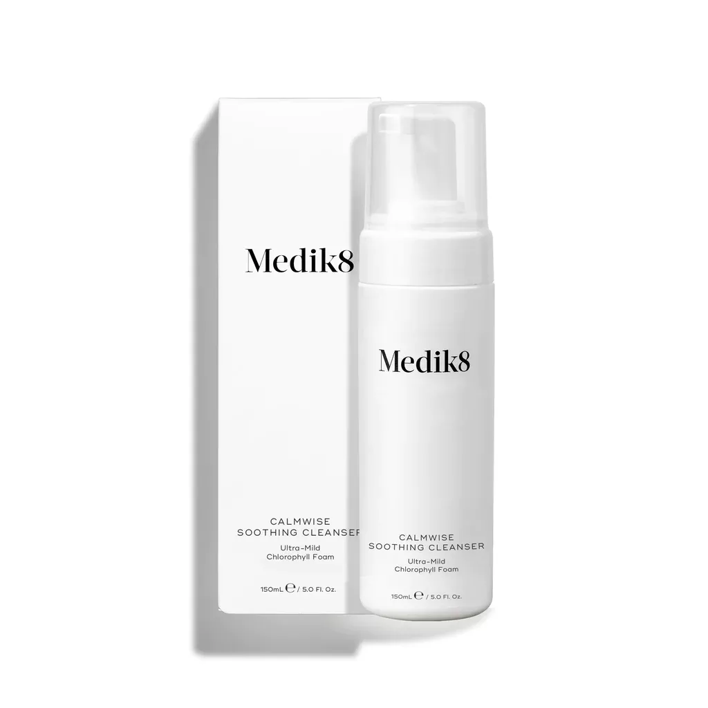 М’яка очищувальна пінка для чутливої шкіри Medik8 Calmwise Soothing Cleanser, 150 мл