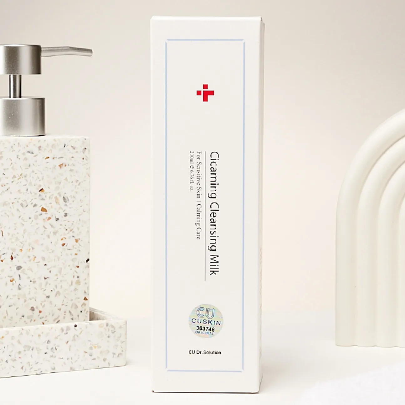 Очищуюче молочко з центеллою Cuskin Dr.Solution Cicaming Cleansing Milk, 200 мл