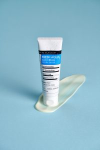 Сонцезахисний крем з чотирьохкомпонентним зволожуючим комплексом Derma Factory Fresh Aqua Sun Cream, 50мл