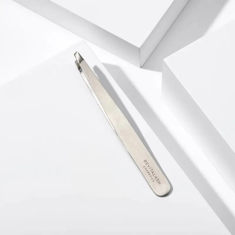 Пінцет для брів Revitalash precision tweezers