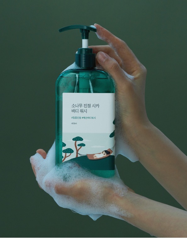 Заспокійливий гель для душу з екстрактом голок сосни ROUND LAB Pine Calming Cica Body Wash, 400 мл