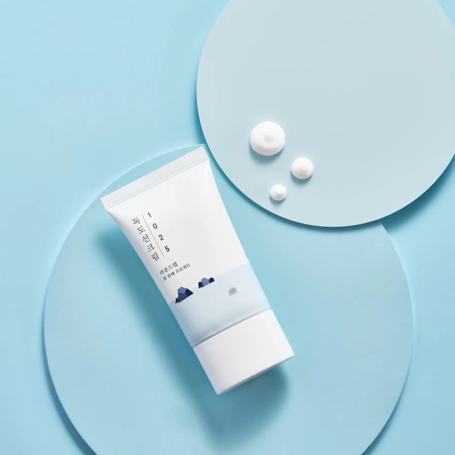 Сонцезахисний крем з морською водою ROUND LAB 1025 Dokdo Sunscreen, 50 мл