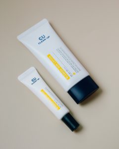 <span class="custom_title_one">CLEAN UP BLEMISH SUN LOTION SPF 50+ PA++++</span><span class="custom_title_two">Сонцезахисний лосьйон , 15 мл</span>