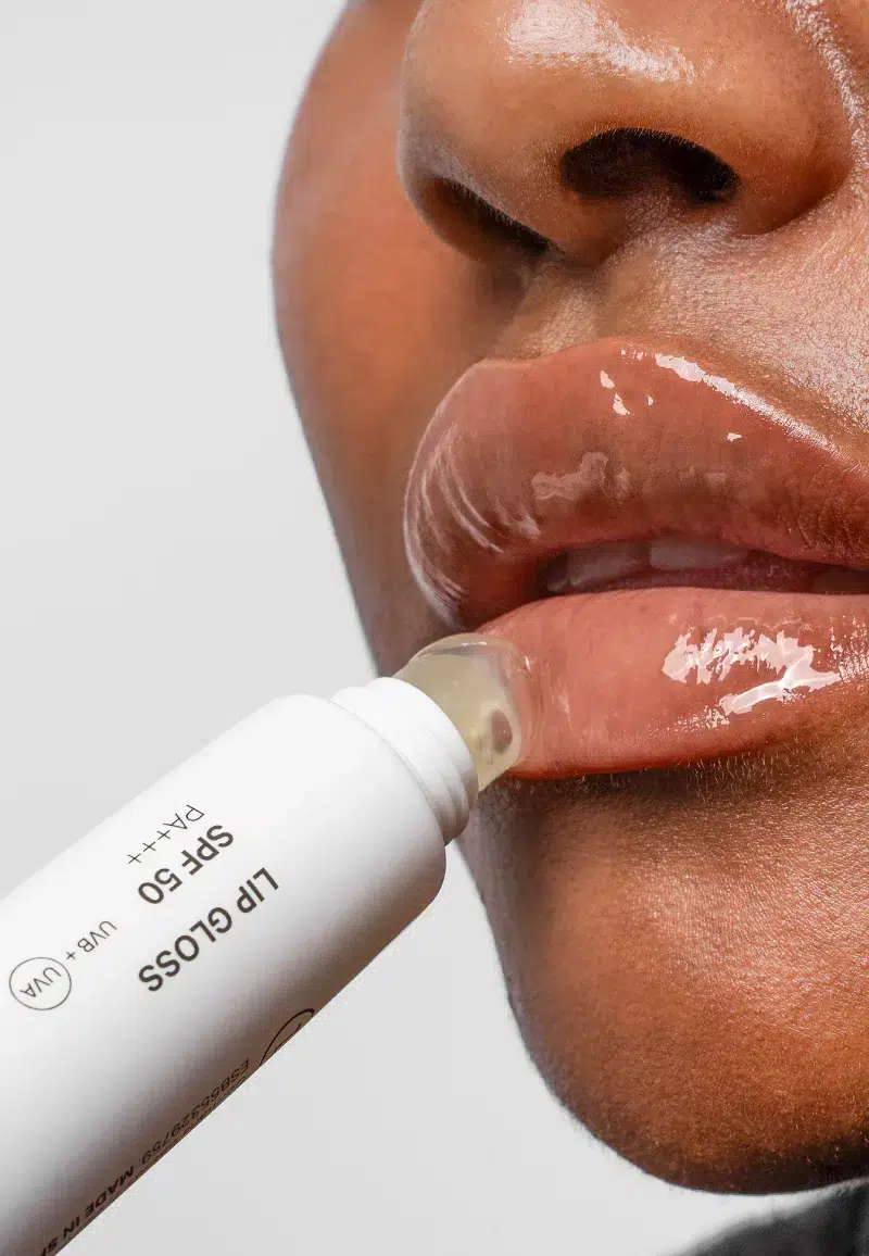 Бальзам для губ Glossy TRANSPARENT LAB TINTED LIPGLOSS SPF 50