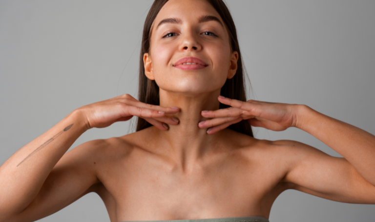 Чи потрібен догляд за шкірою шиї та декольте?